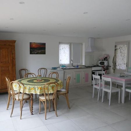 La Bergerie Des Moureres Villa Trezioux Luaran gambar