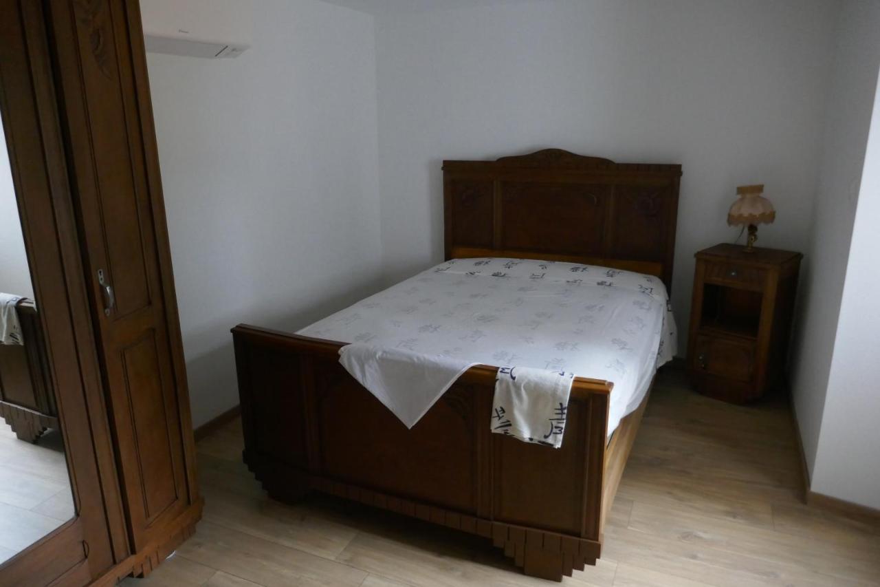 La Bergerie Des Moureres Villa Trezioux Luaran gambar